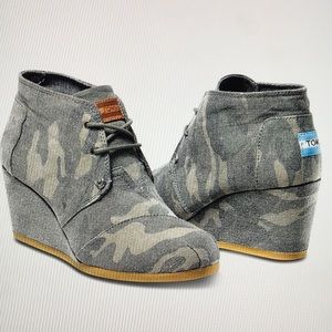 TOMS Washed Camo Canvas Desert Wedge